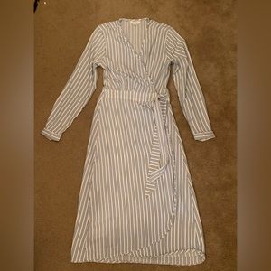 Women’s Time And True striped wrap dress size small